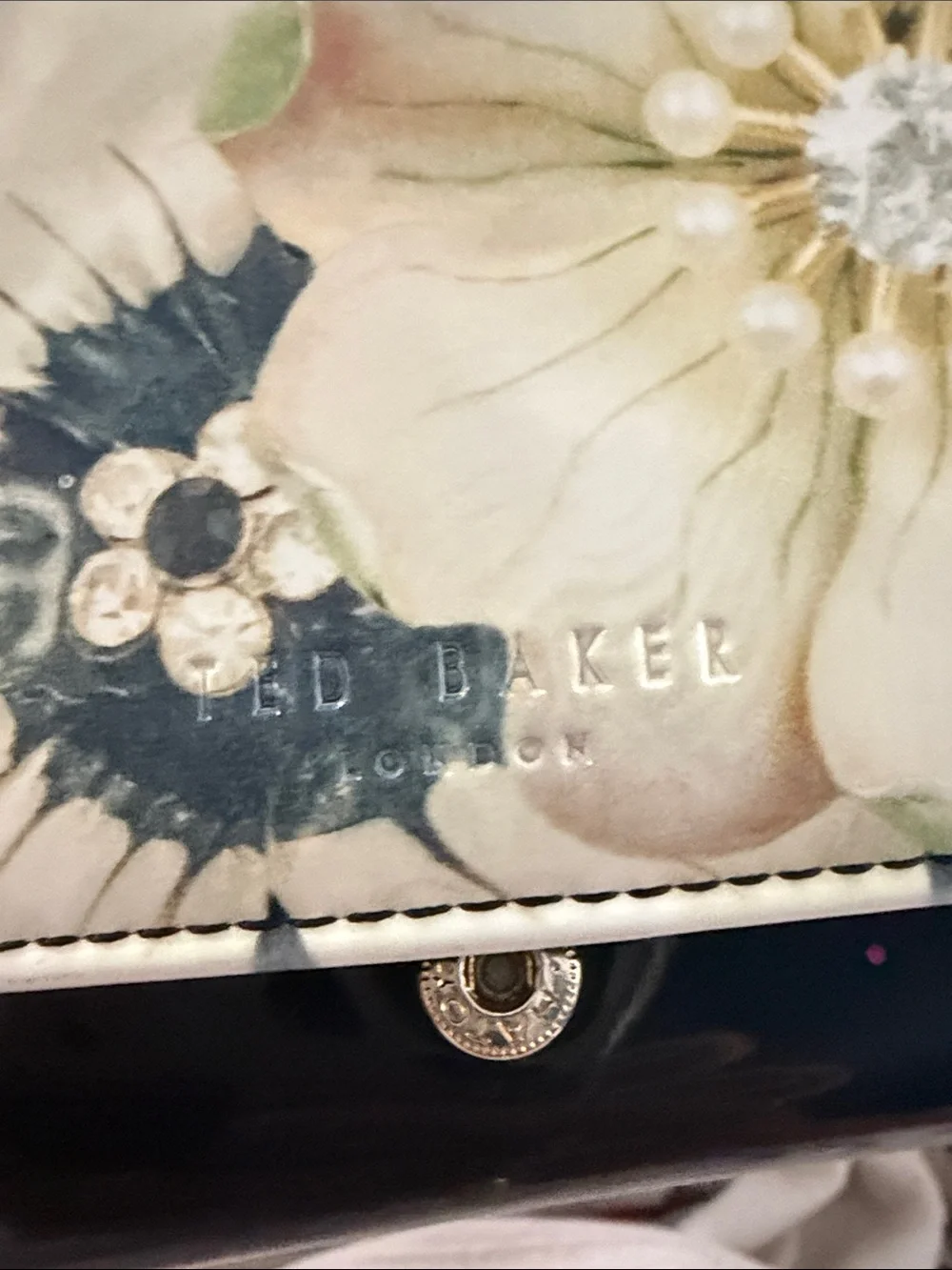 Ted Baker London Floral Print Wallet in Cream and Black
